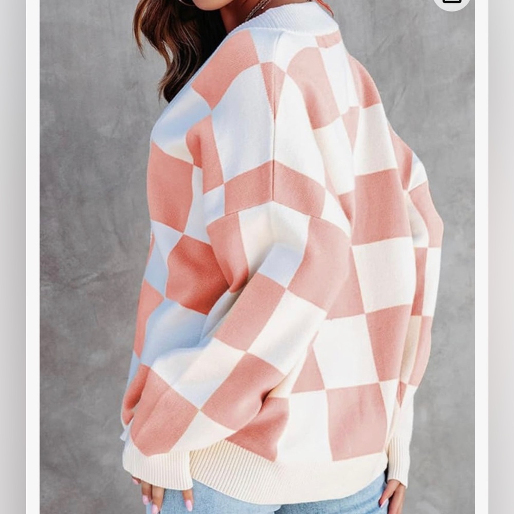 Excellent condition Docotoo peach cardigan size large.